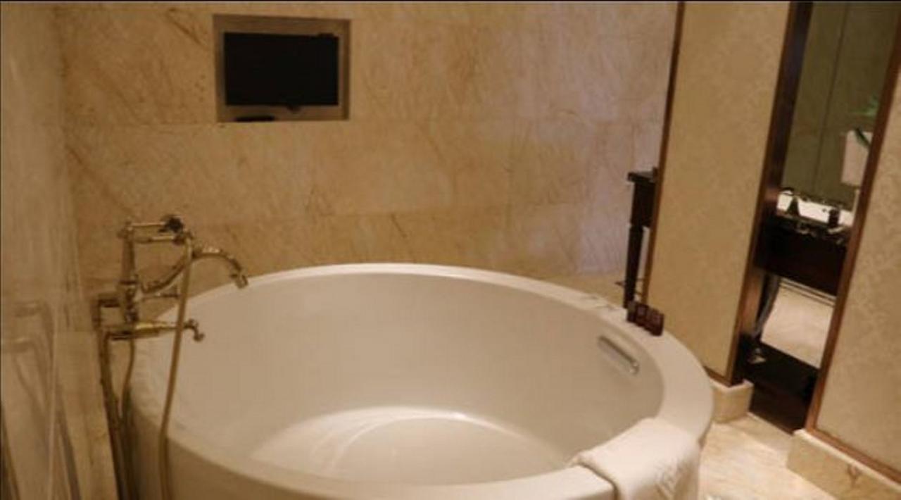 Jinqian Jiahua International Hotel 赤水 外观 照片