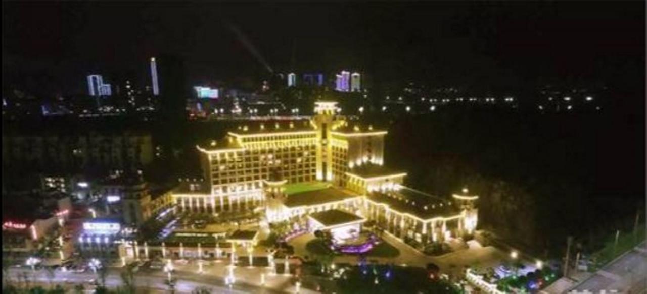 Jinqian Jiahua International Hotel 赤水 外观 照片